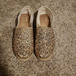 Glittery cheetah print toms